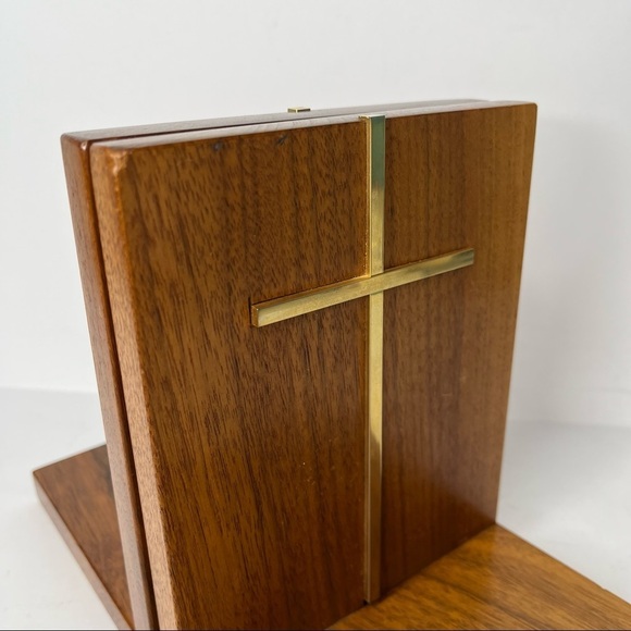 Mid-Century Modern Pair of Wooden Bookends with Gold Plated Religious Cross - Picture 6 of 13